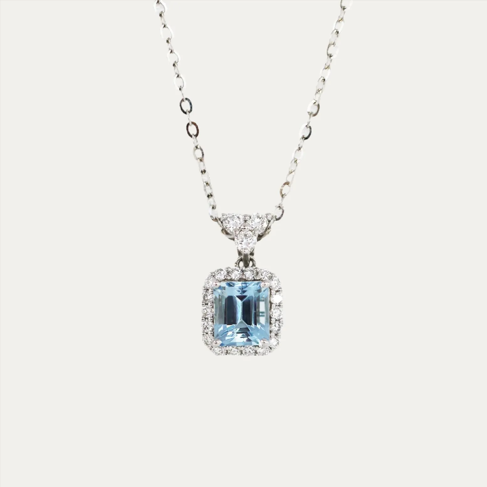 18k White Gold Aquamarine Diamond Necklace