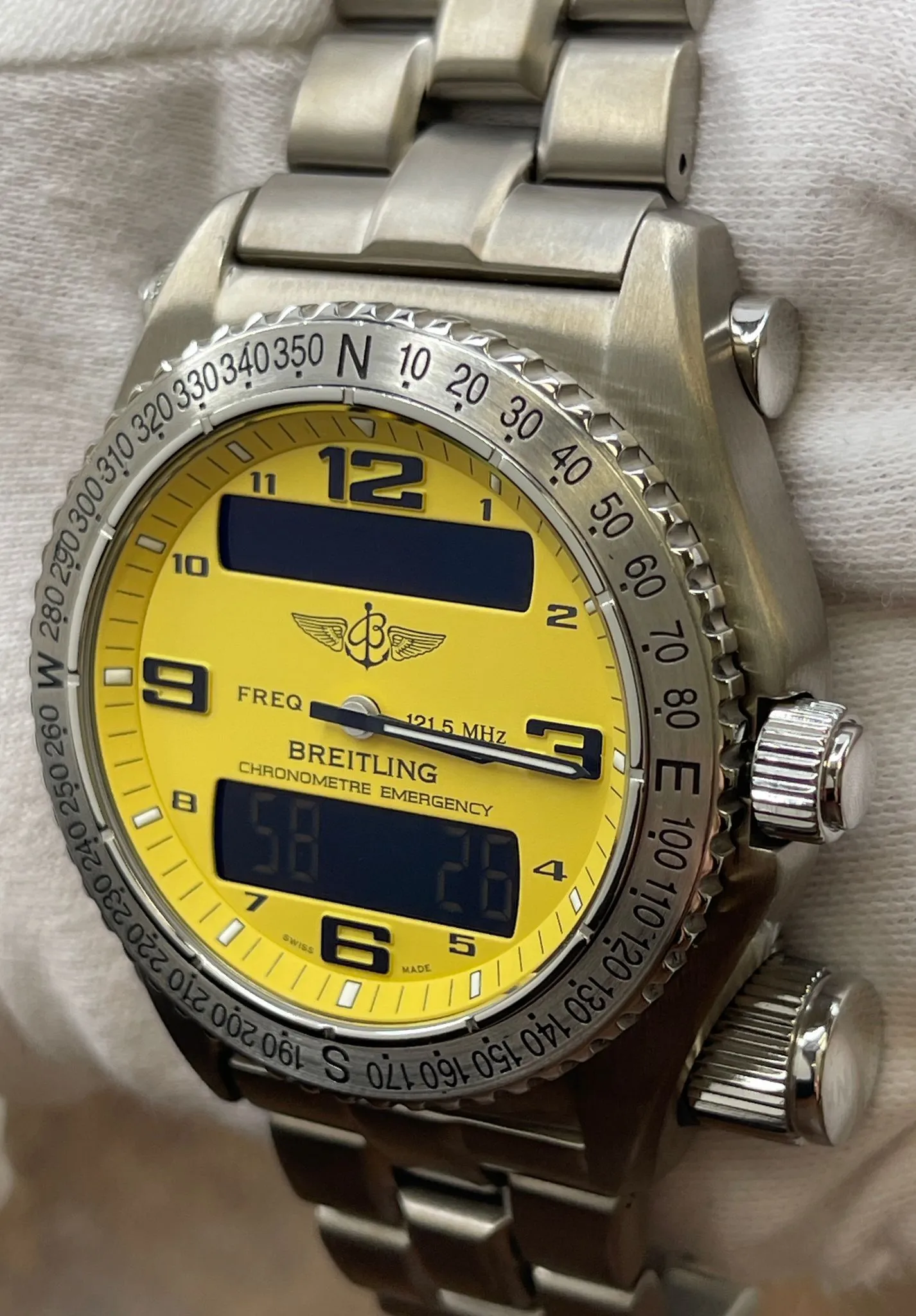 Breitling Emergency E56121.1 Yellow Dial Quartz Men's Watch