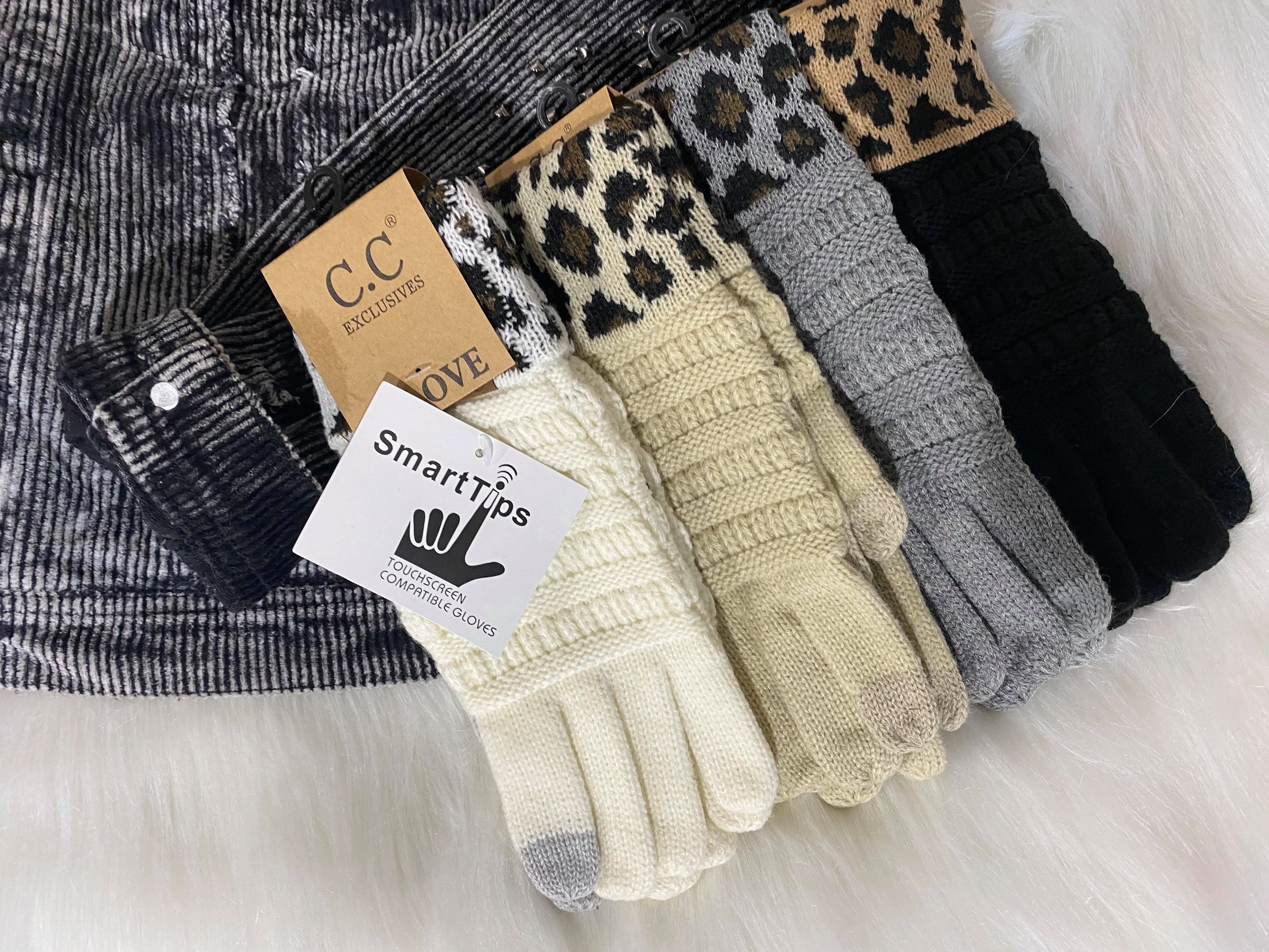 C.C. Leopard Gloves