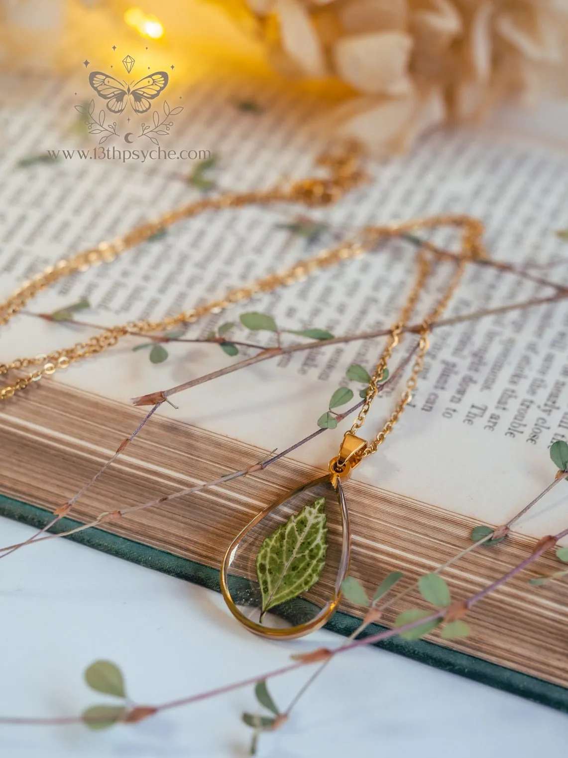 Green dried leaf teardrop resin pendant necklace