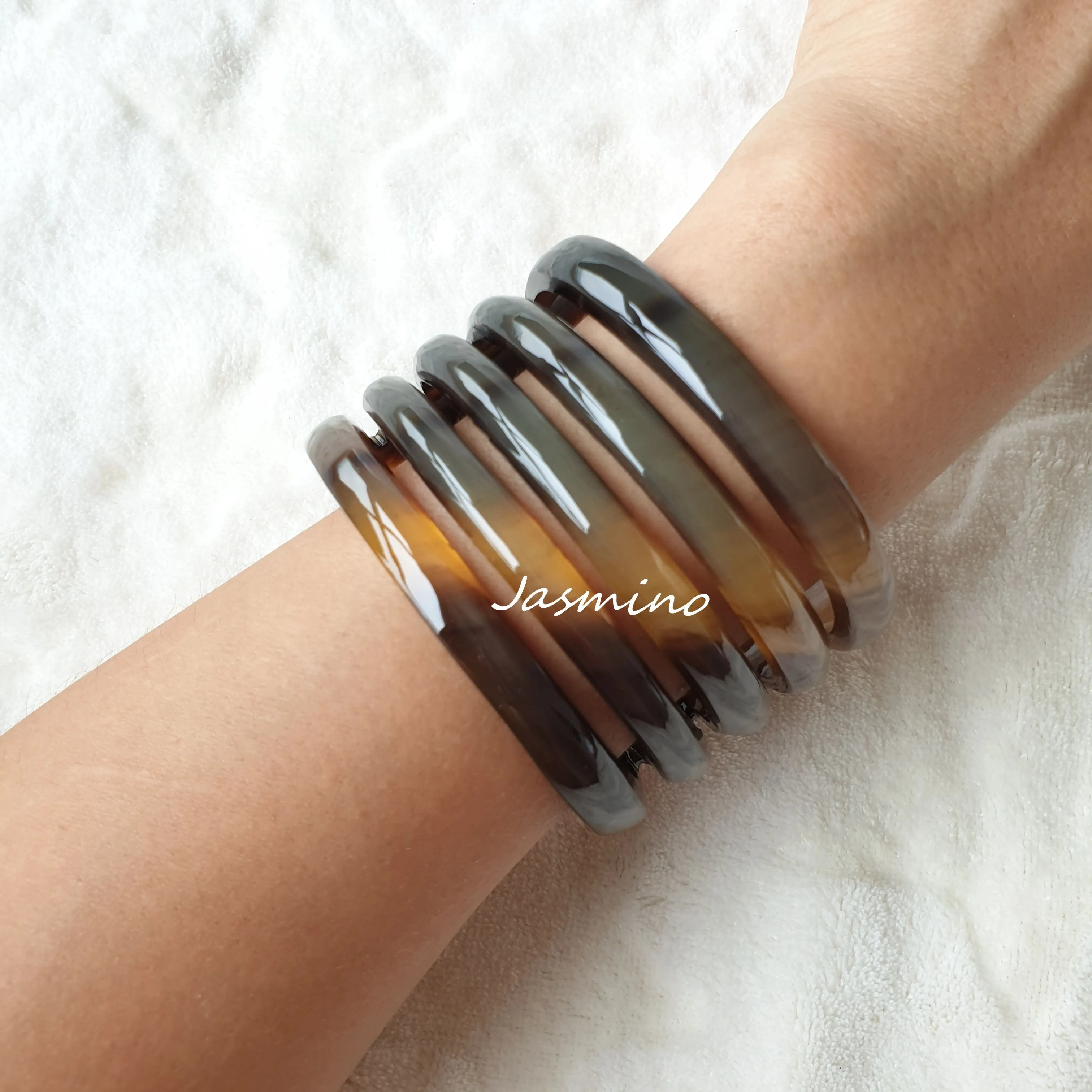 Handmade Bracelet Cuff J17613, Made by Natural Buffalo Horn