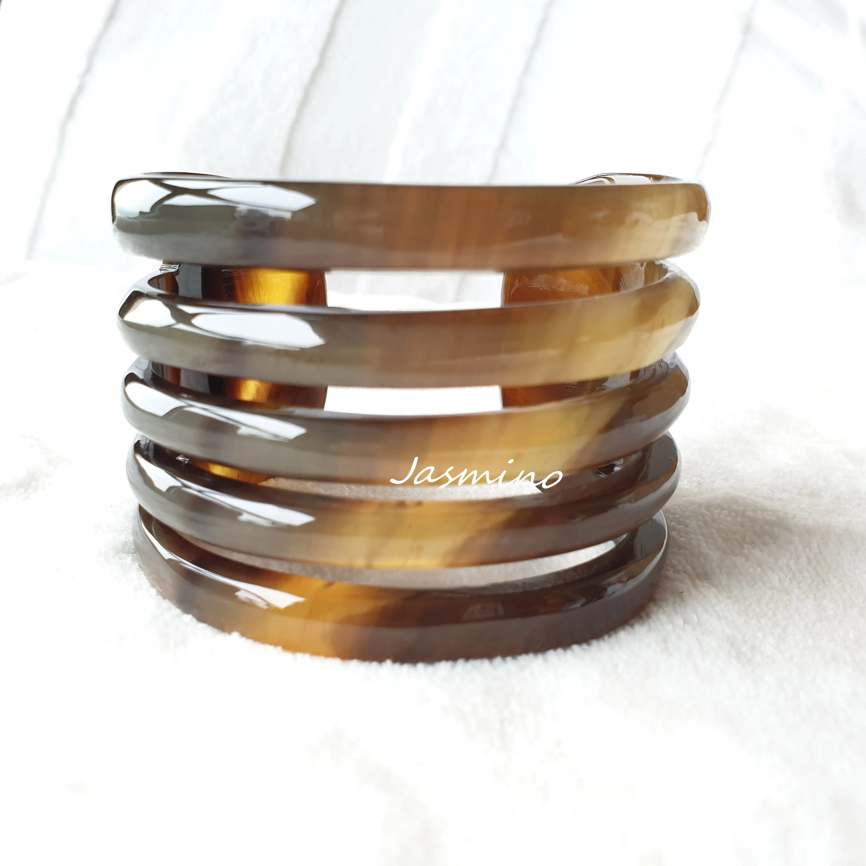 Handmade Bracelet Cuff J17613, Made by Natural Buffalo Horn