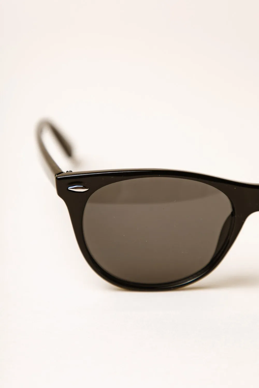 Hollywood Lights Sunglasses in Black