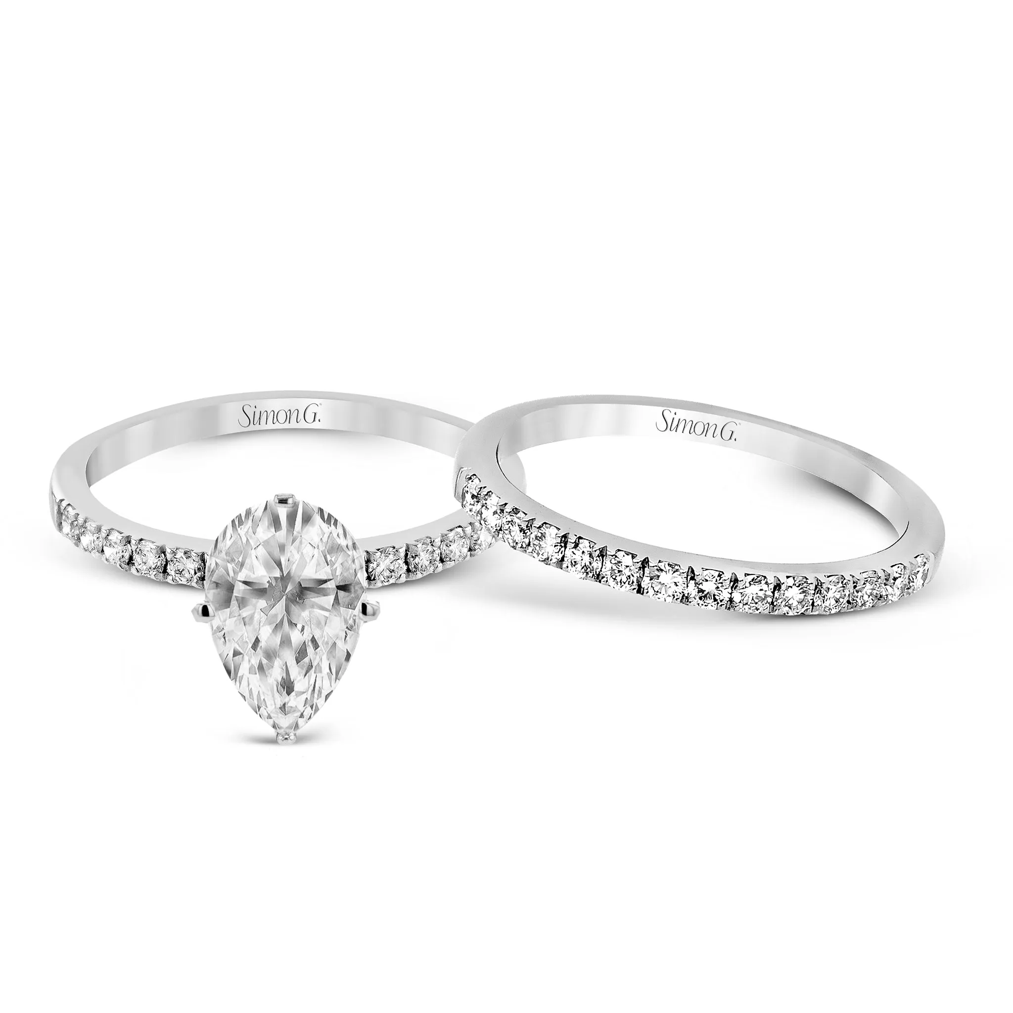 Pear-cut Engagement Ring & Matching Wedding Band in 18k Gold with Diamonds