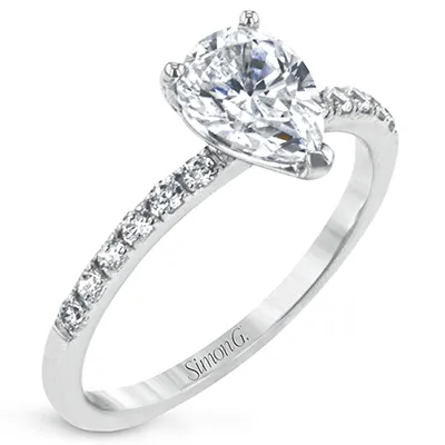 Pear-cut Engagement Ring & Matching Wedding Band in 18k Gold with Diamonds