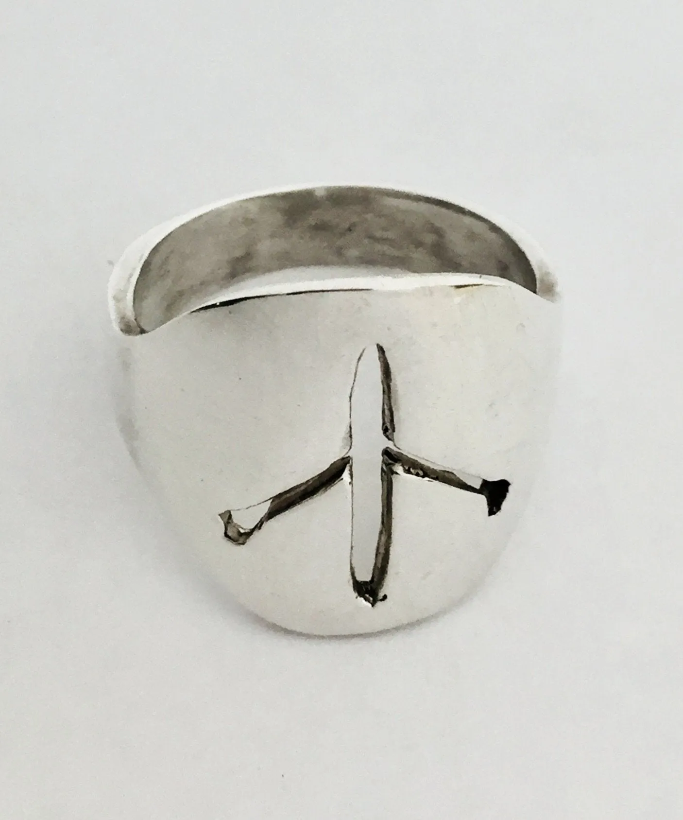 Round Top with Single Scull Rowing Boat Cut Away Ring