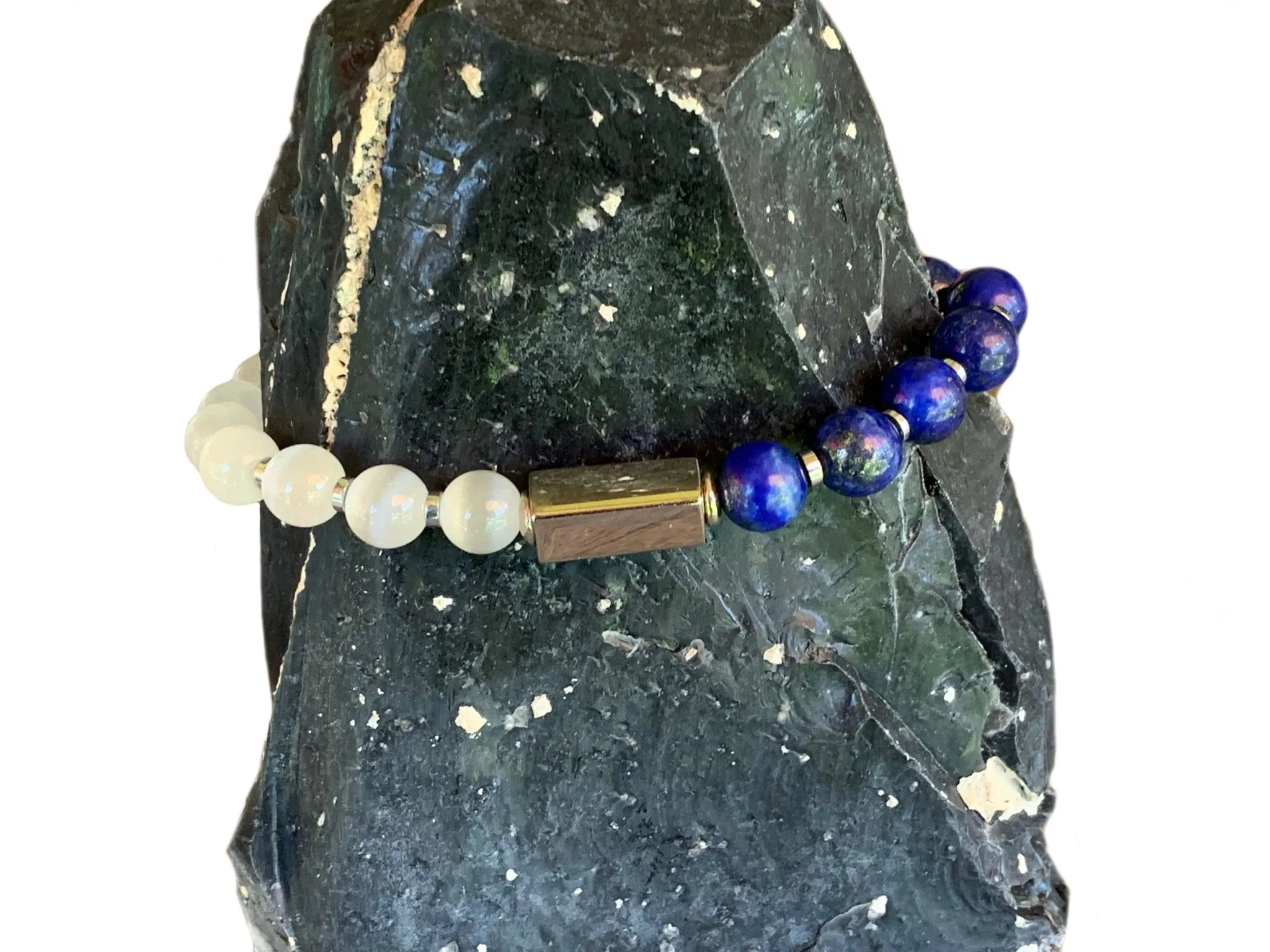 🔴SOLD🔴Kenzo Handmade Lapis Lazuli, Cats Eye, and Hematite Expandable Beaded Bracelet